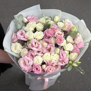 Букет "Мэрилин" из эустом и кустовых пионовидных роз в Яхроме