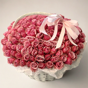 Композиция в корзине из 151 розы Ревиваль в Яхроме