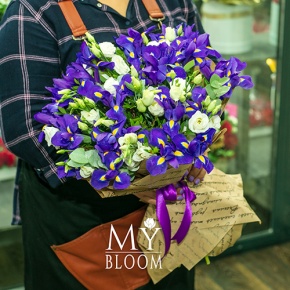 Букет из ирисов и эустом в Яхроме