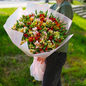 Букет из 51 альстромерии яркий микс в Яхроме