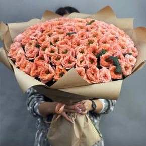 Букет "Персик" из 101 махровой розы Риджентс парк (60 см) в Яхроме