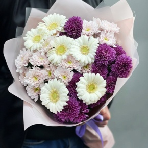 Букет "Сюрприз" из хризантем и гербер в Яхроме