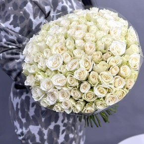 Букет 101 белая роза Кения (40 см) в Яхроме