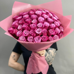Букет из 51 розы Космик (60 см) в Яхроме
