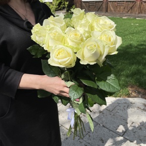 Букет из 11 белых роз (70 см) в Яхроме