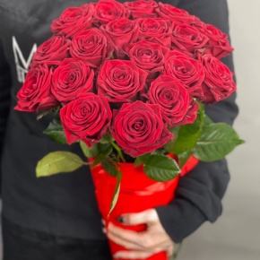 21 красная роза в конусе (50 см) в Яхроме