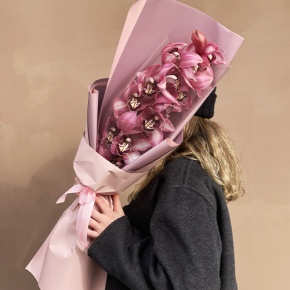 Букет из розовой орхидеи в Яхроме