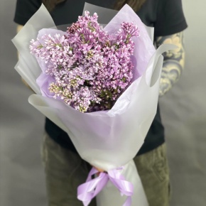 Букет из 9 веток ароматной сирени в Яхроме