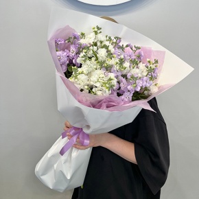 Букет из ароматных маттиол в Яхроме