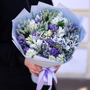 Букет "Алиби" из гиацинтов, вероники, нерине в Яхроме