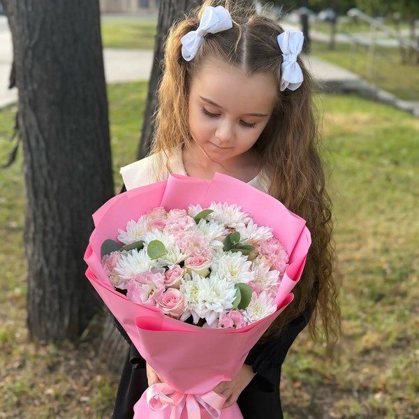 Букет из хризантем, эустом и роз в Яхроме