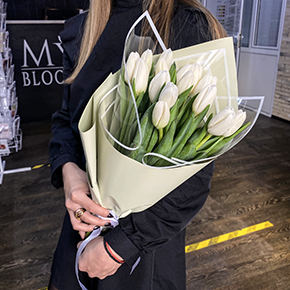 Букет 15 белых тюльпанов в Яхроме