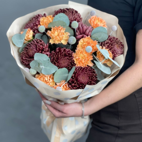 Букет "Персиковый раф" из хризантем Бигоуди, краспедии и диантусов в Яхроме