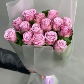Монобукет из 15 малиновых роз Меритим (50 см) в Яхроме