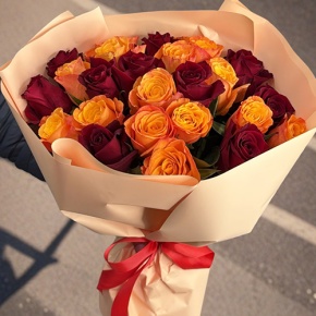 Букет "Благородный" из 27 Кенийских роз микс (40 см) в Яхроме