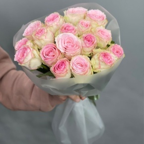 Букет из 17 роз Кения (40 см) в Яхроме