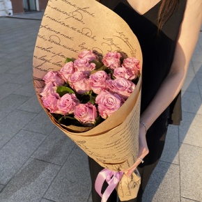 Букет из 15 роз Меритим в крафте (60 см) в Яхроме