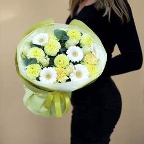 Букет "Лимонный" из георгин, диантусов, роз, гербер и эвкалипта в Яхроме