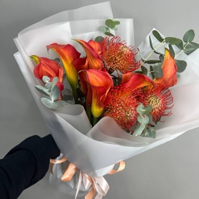 Букет "Империал" из калл, лейко и эвкалипта в Яхроме