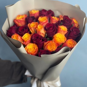 Букет из 25 Кенийских роз микс (40 см) в Яхроме