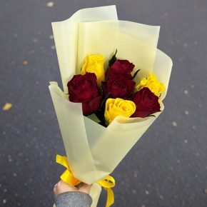 Букет из 7 Кенийских роз (40 см) в Яхроме