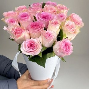 Букет из 21 розы Кения в конусе в Яхроме