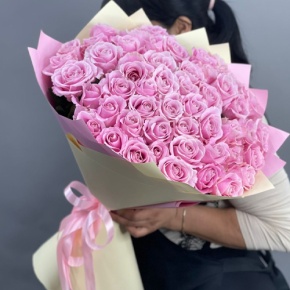 Букет из 51 пастельной розы Аваланж (60 см) в Яхроме
