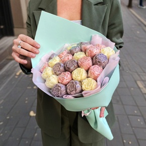 Букет 25 шоколадных пионов в Яхроме