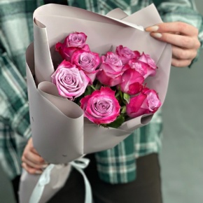 Букет "Сесилия" из 9 фиолетовых роз кения (40 см) в Яхроме