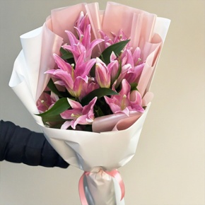 Монобукет из 9 ароматных розовых лилий в Яхроме