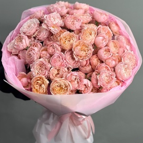 Букет из 35 кустовых пионовидных роз Джульетта (60 см) в Яхроме