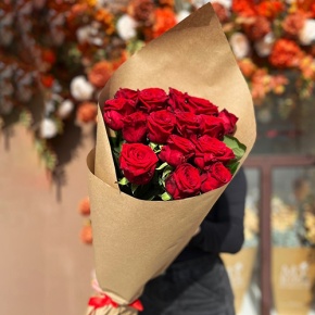 Букет 15 красных роз (80 см) в Яхроме