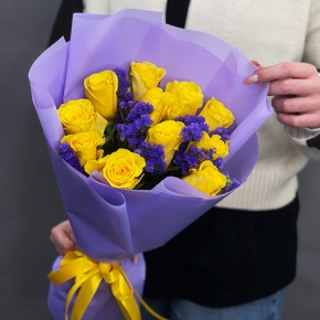 Букет "Лейкерс" из лимонных роз и статицы в Яхроме