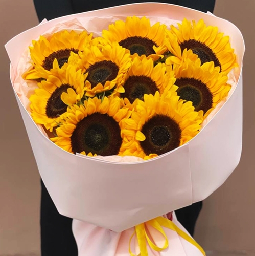 Букет "Солнечный рассвет" из 9 подсолнухов в Яхроме